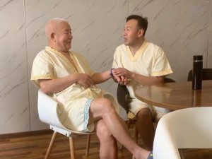 中国老男人和老头 Gay 小说：带你走进一个充满爱与激情的世界